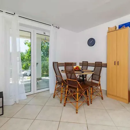 Near In 54776 דירה