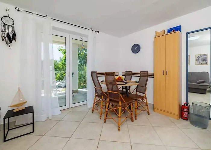 Near In 54776 דירה