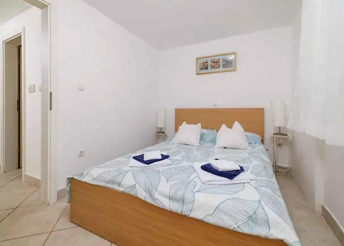 Near In 54776 דירה דראמליי