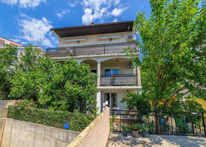 דירה Near In 54776